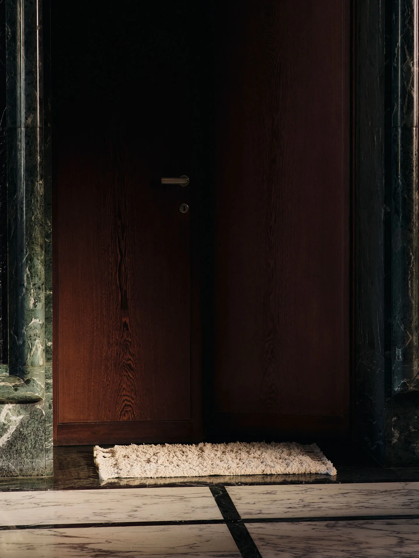 Tappeto long pile Amass 70x50 cm, Off-white Ferm Living