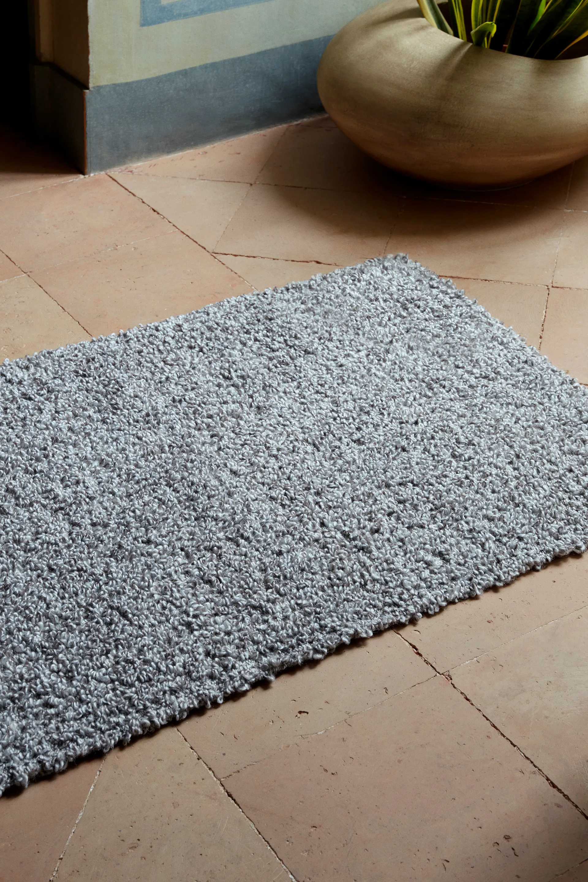 Tappeto per l'ingresso Slub bouclé 80x200 cm, Carbone vegetale Ferm Living