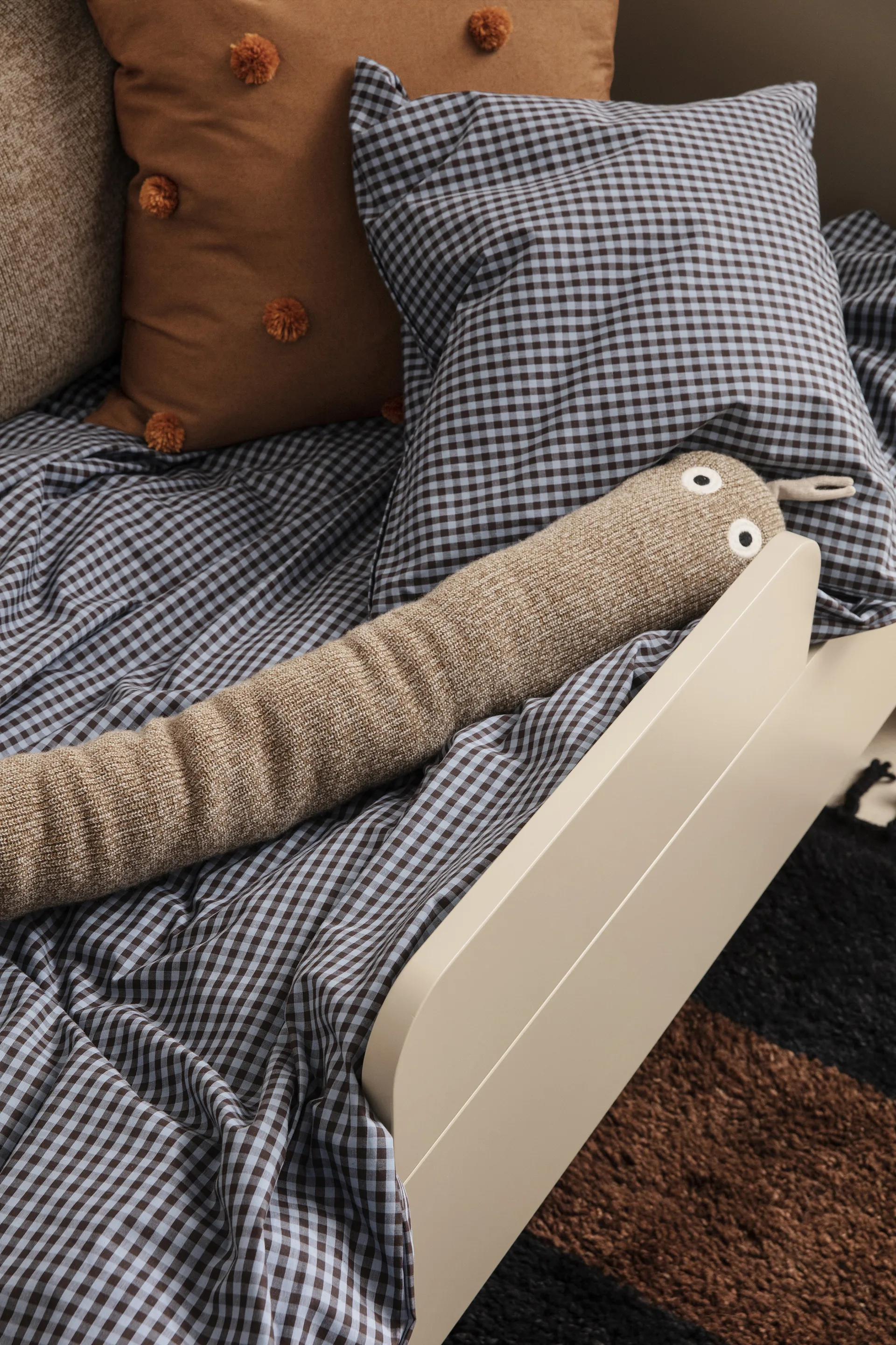 Tavola di supporto per il letto Sill, Cashmere Ferm Living