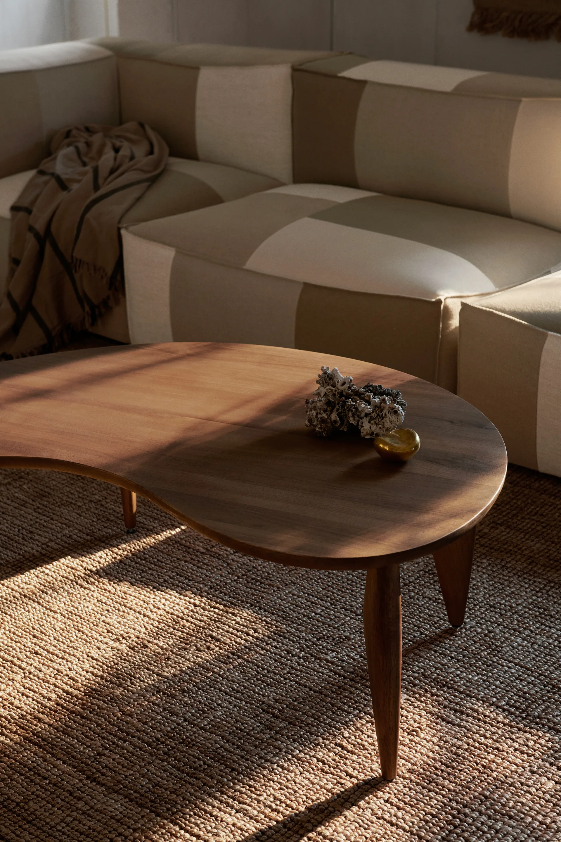 Tavolino da caffè Feve, Walnut Ferm Living