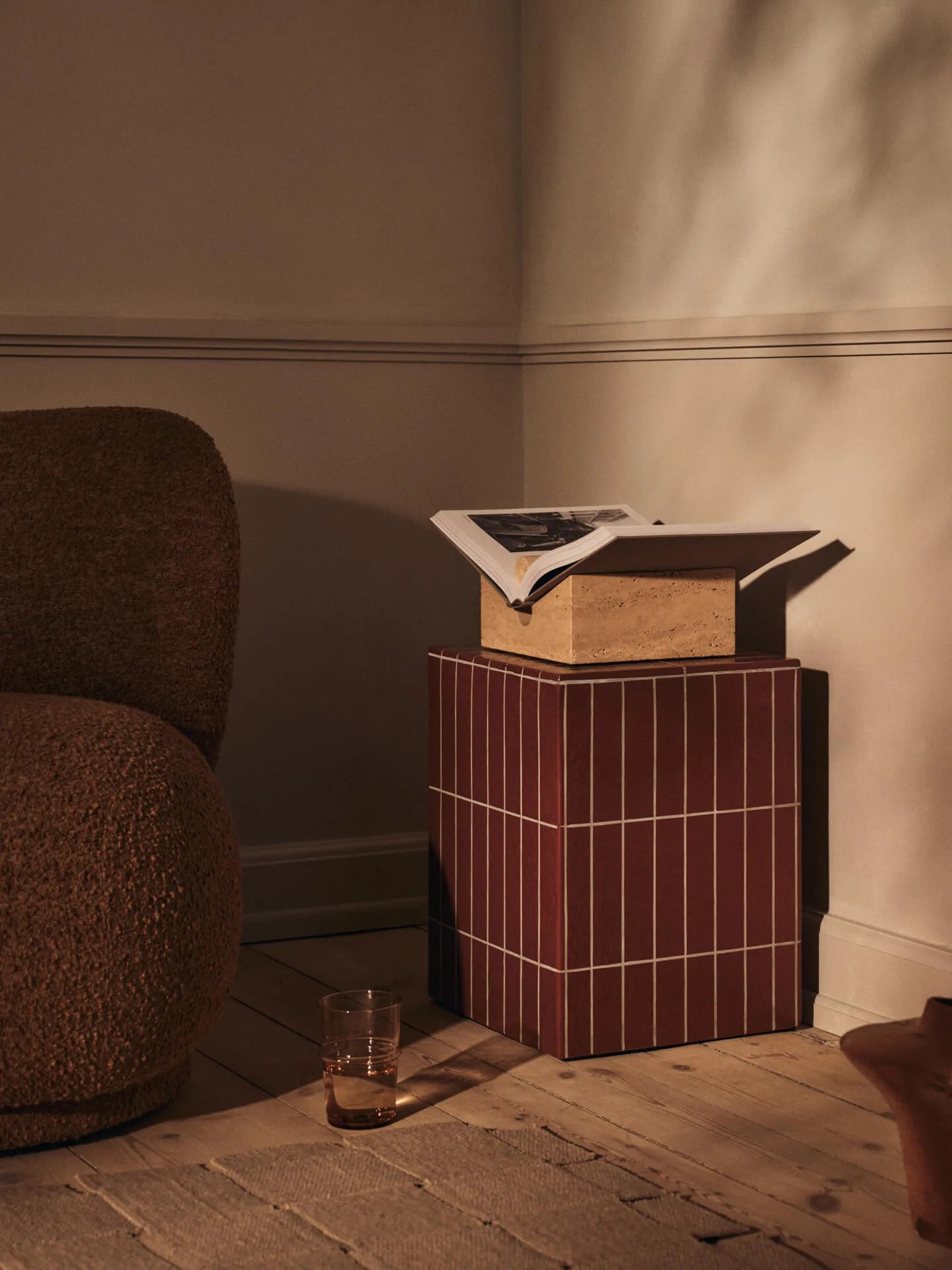 Tavolino laterale Pillar, Marrone, 32x32x42 cm Ferm Living