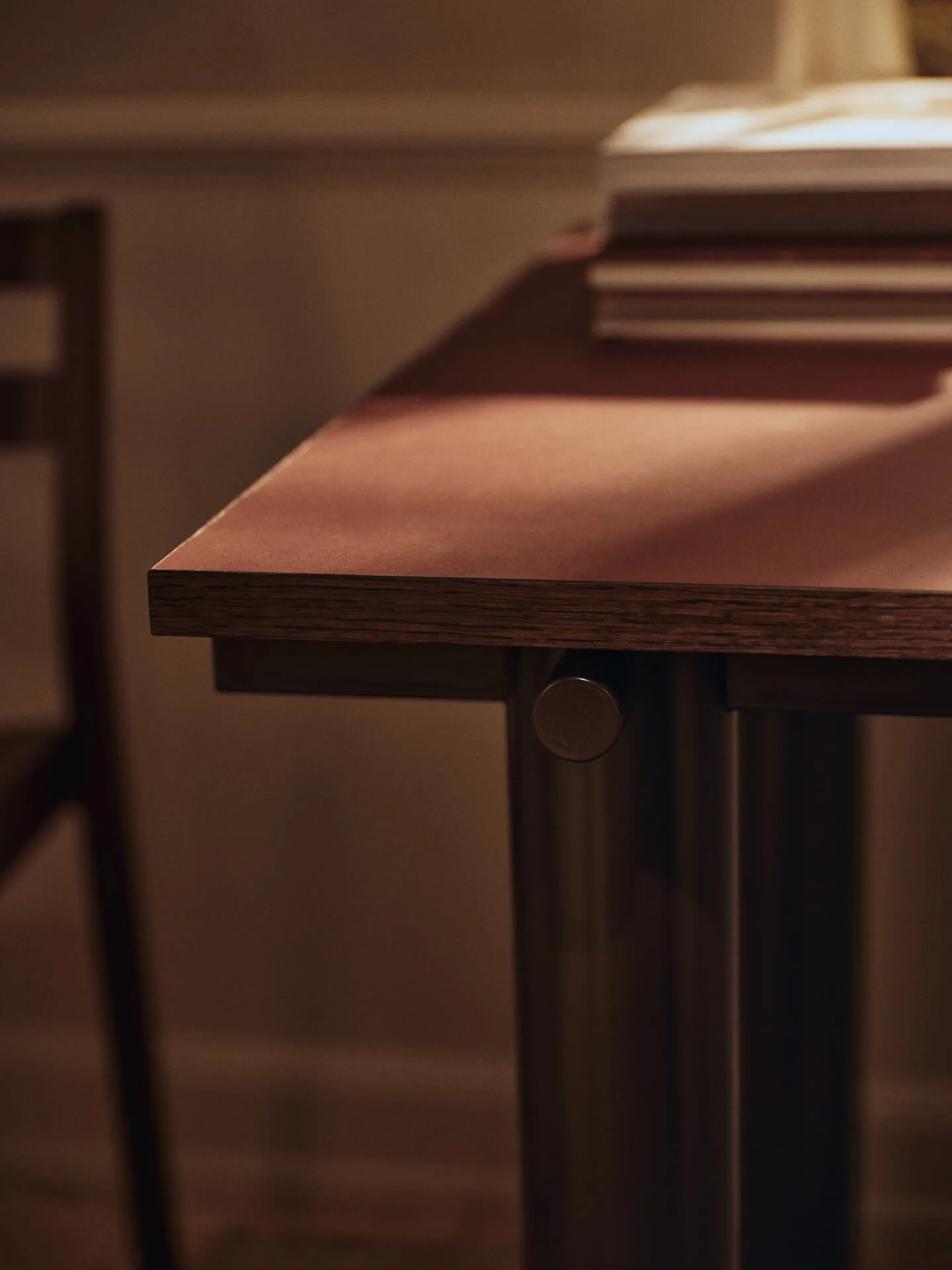 Tavolo da pranzo Atura, Dark chocolate-burgundy, 90x200 cm Ferm Living