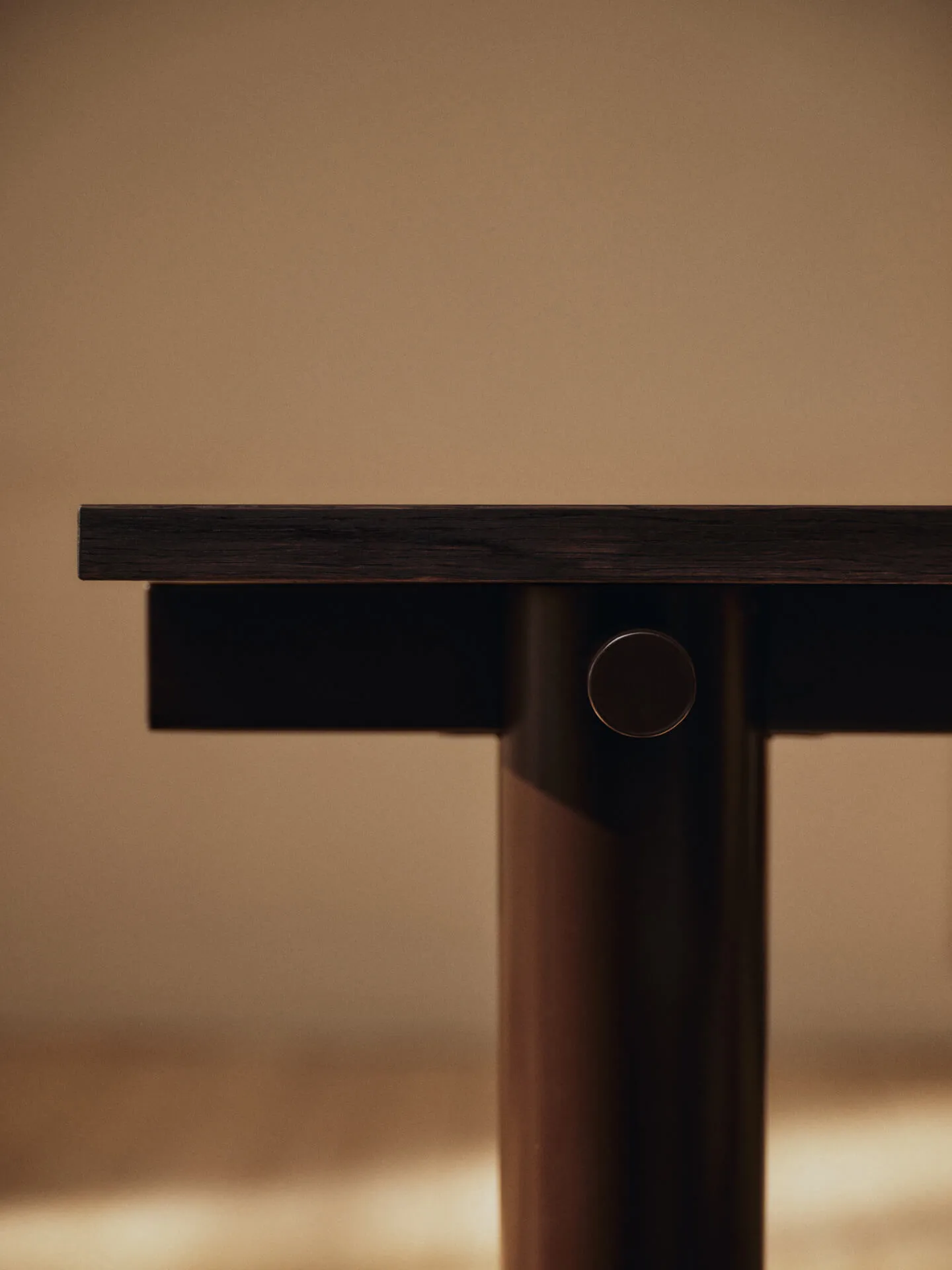 Tavolo da pranzo Atura, Dark chocolate-rovere mordenzato scuro, 90x200 cm Ferm Living