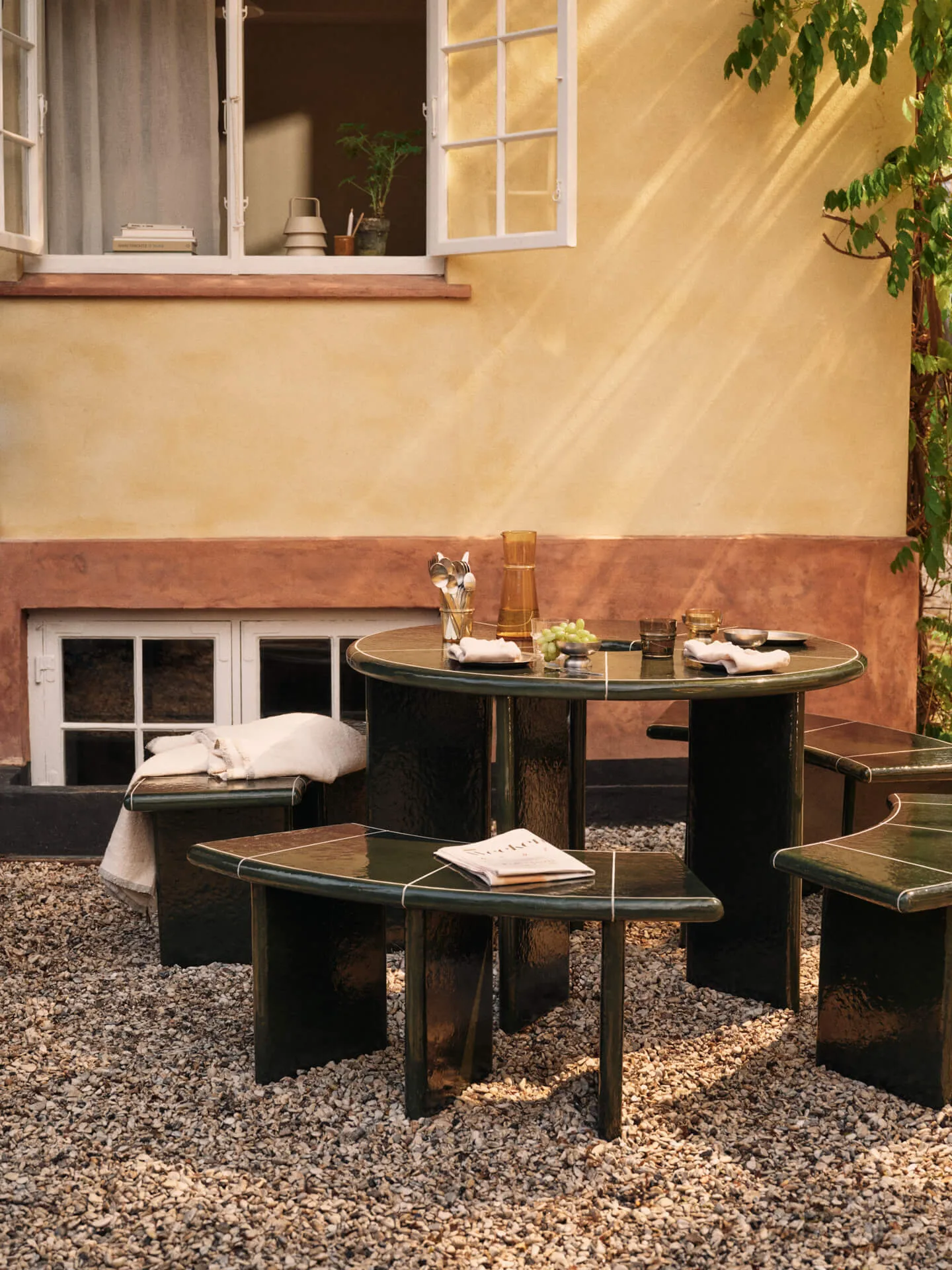 Tavolo da pranzo Deya, Verde scuro, Ø120x75 cm Ferm Living