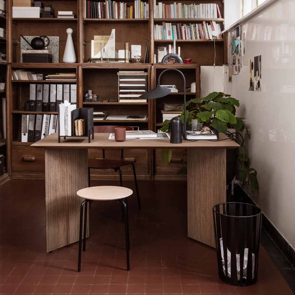 Tavolo da pranzo Mingle, Oak black, 210cm. gamba in metallo nero Ferm Living