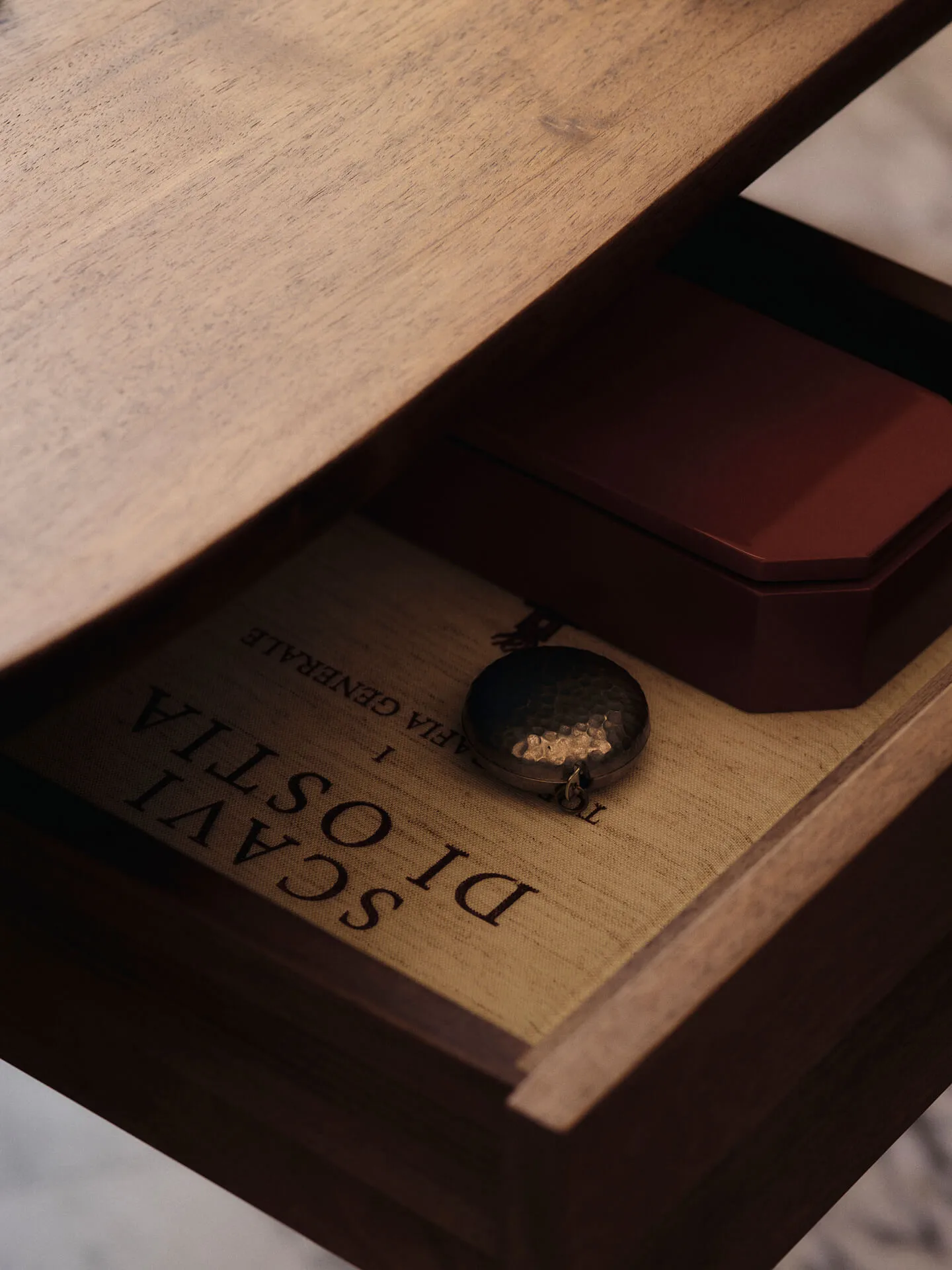 Tavolo Feve 160x86x73 cm, Walnut Ferm Living