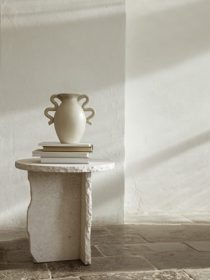 Tavolo Mineral Sculptural Ø 52 cm, Bianco curia Ferm Living