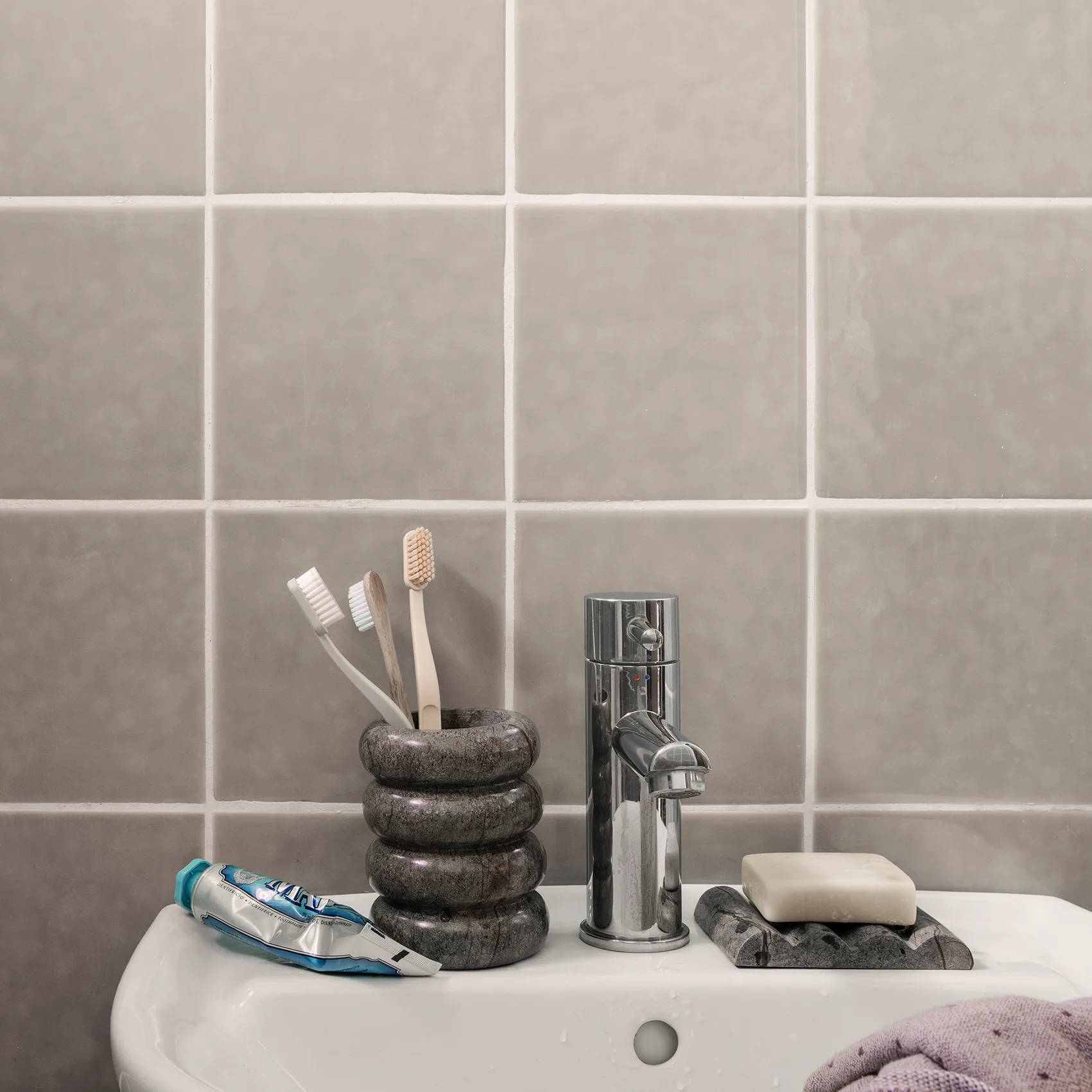 Tazza per spazzolino Bendum, marmo marrone Ferm Living