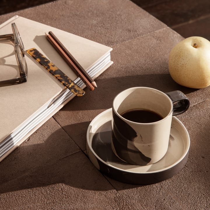 Tazzina con piattino Inlay, Sand-brown Ferm Living