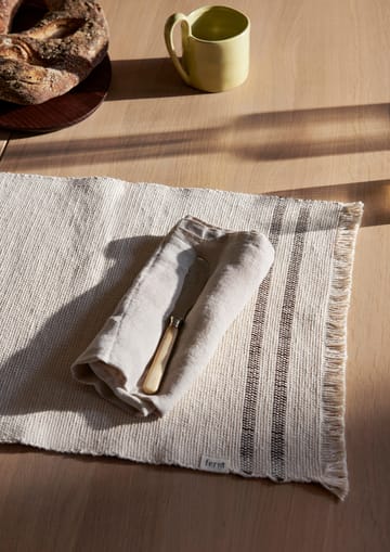 Tovaglietta Savor 38x50 cm - Off-white/Cioccolato - Ferm Living