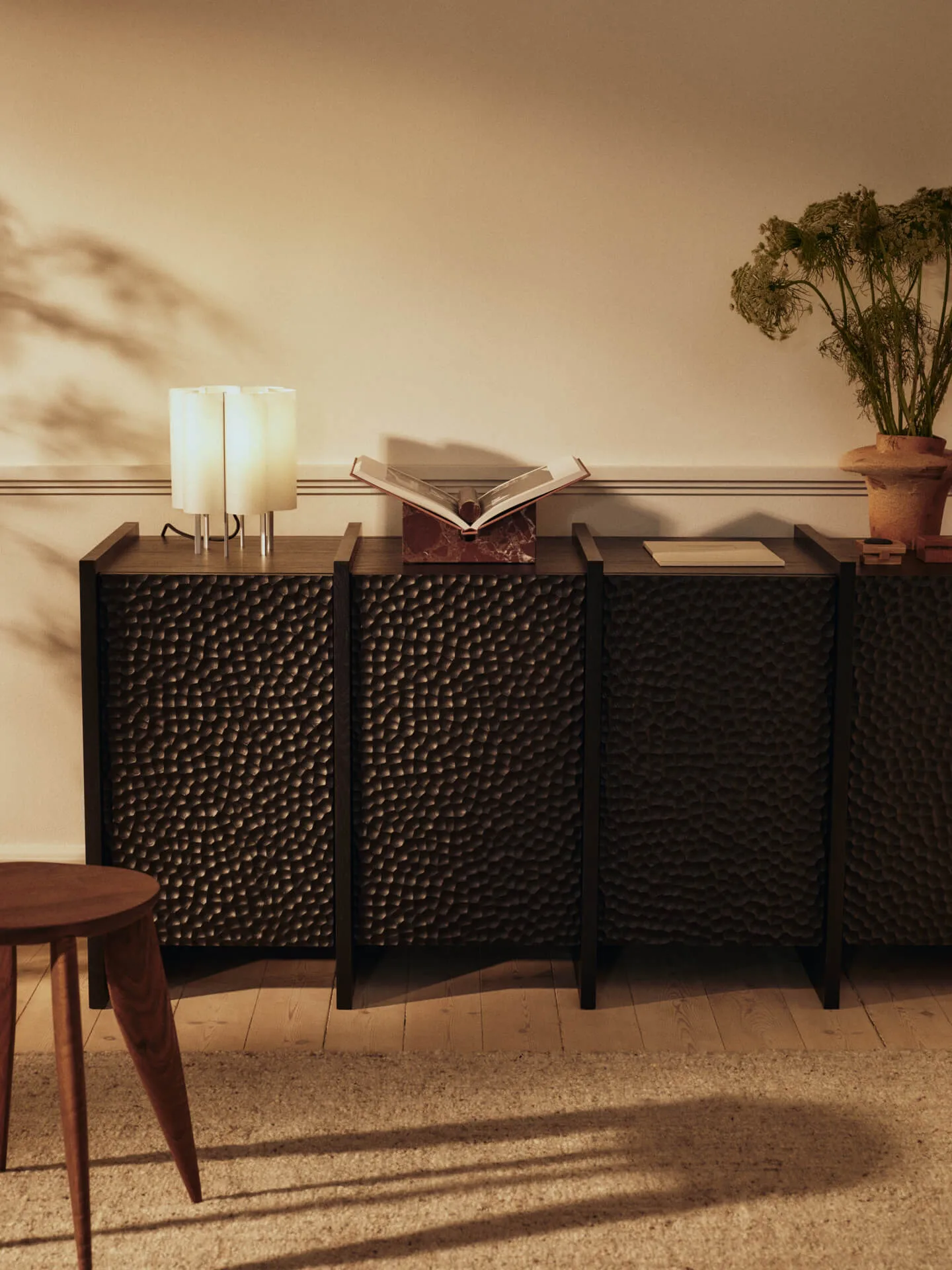 Tvara reggilibri, Rosso levanto, 22x22 cm Ferm Living