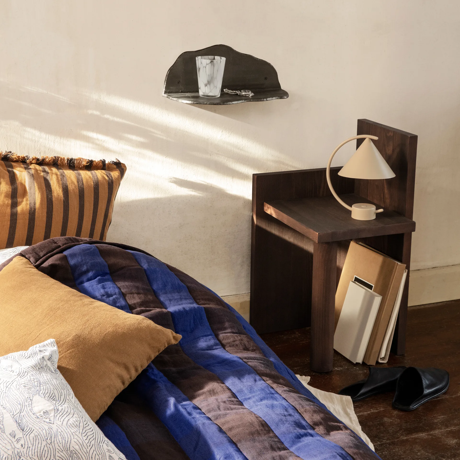 UTA piece, Legno di pino oliato scuro Ferm Living