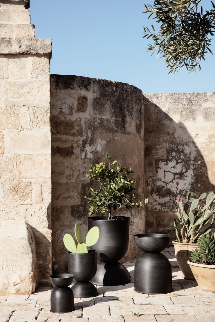 Vaso da fiori Hourglass piccolo, nero-grigio scuro Ferm Living