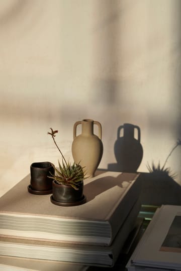 Vaso da fiori Uneru Mini con sottovaso, 2 pezzi - Black - Ferm Living