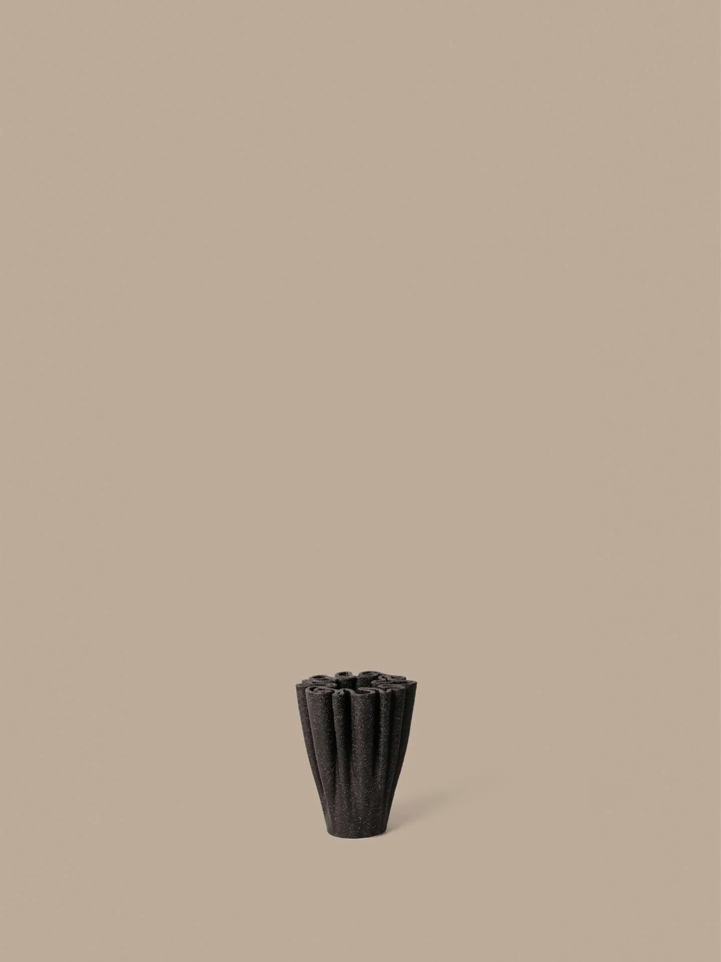 Vaso Dedali 11 cm, Marrone scuro Ferm Living