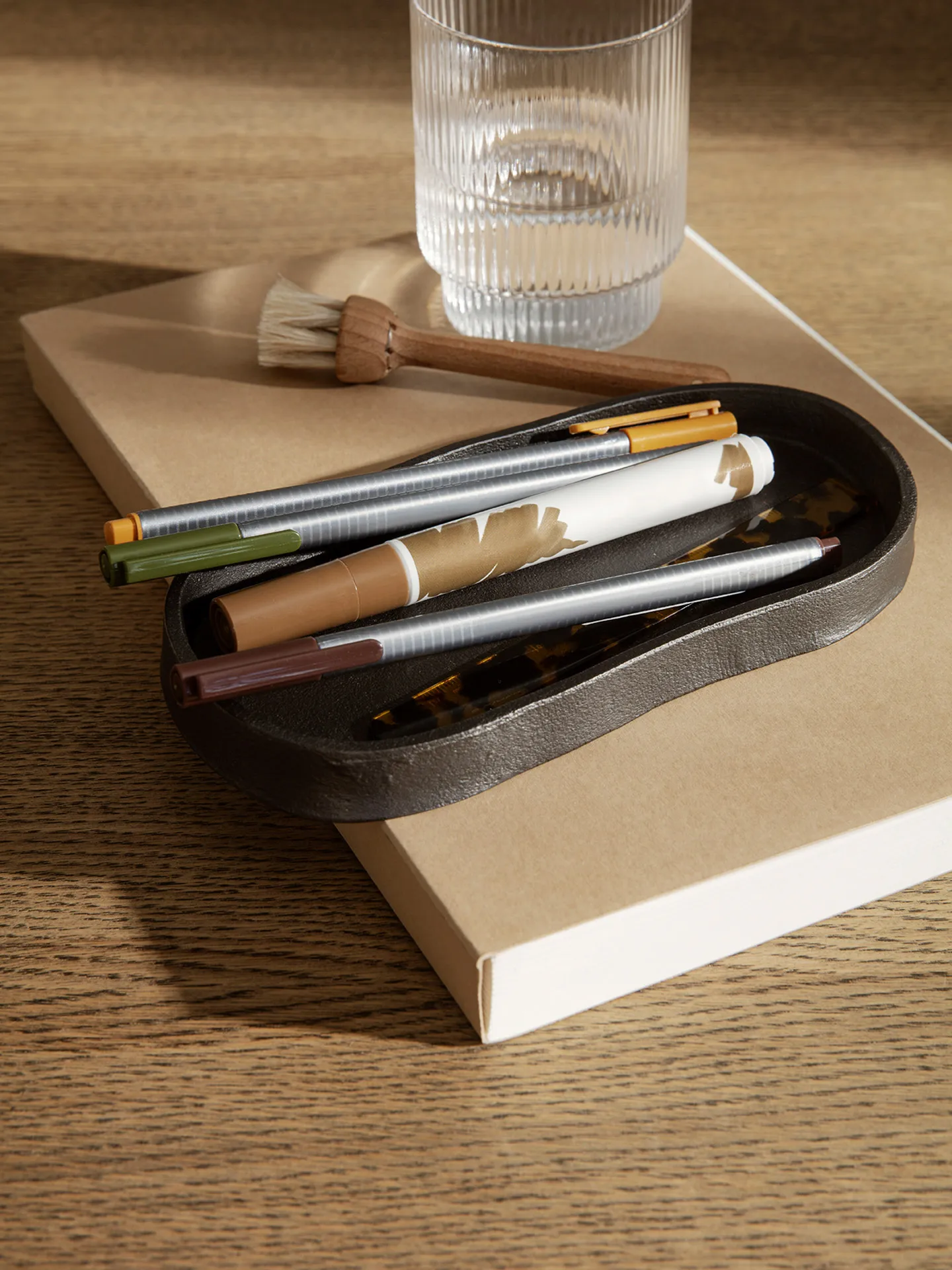 Vassoio Yama ovale 9,5x19 cm, Alluminio annerito Ferm Living