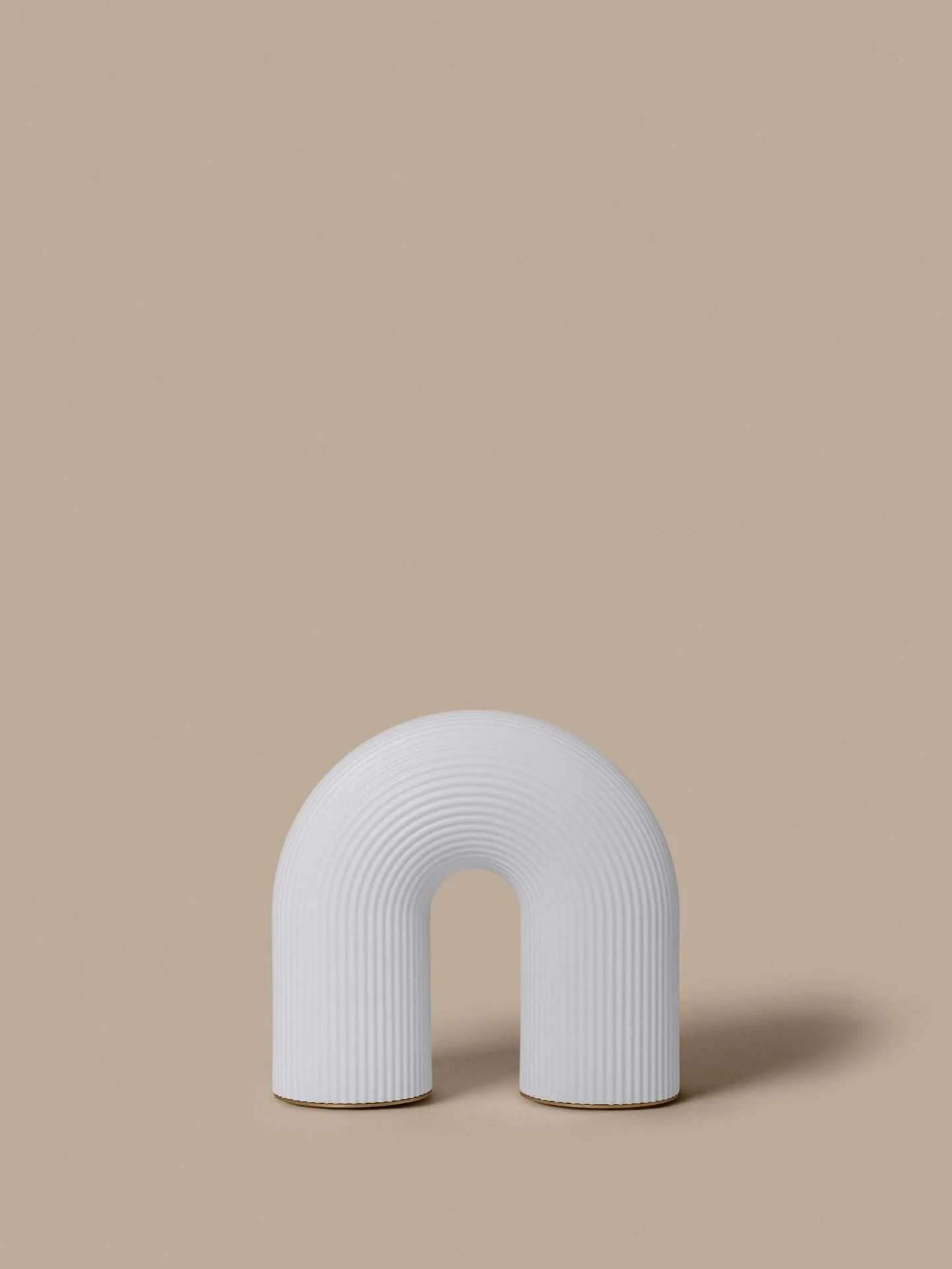 Vuelta outdoor lampada da tavolo portatile, Bianco, 25 cm Ferm Living