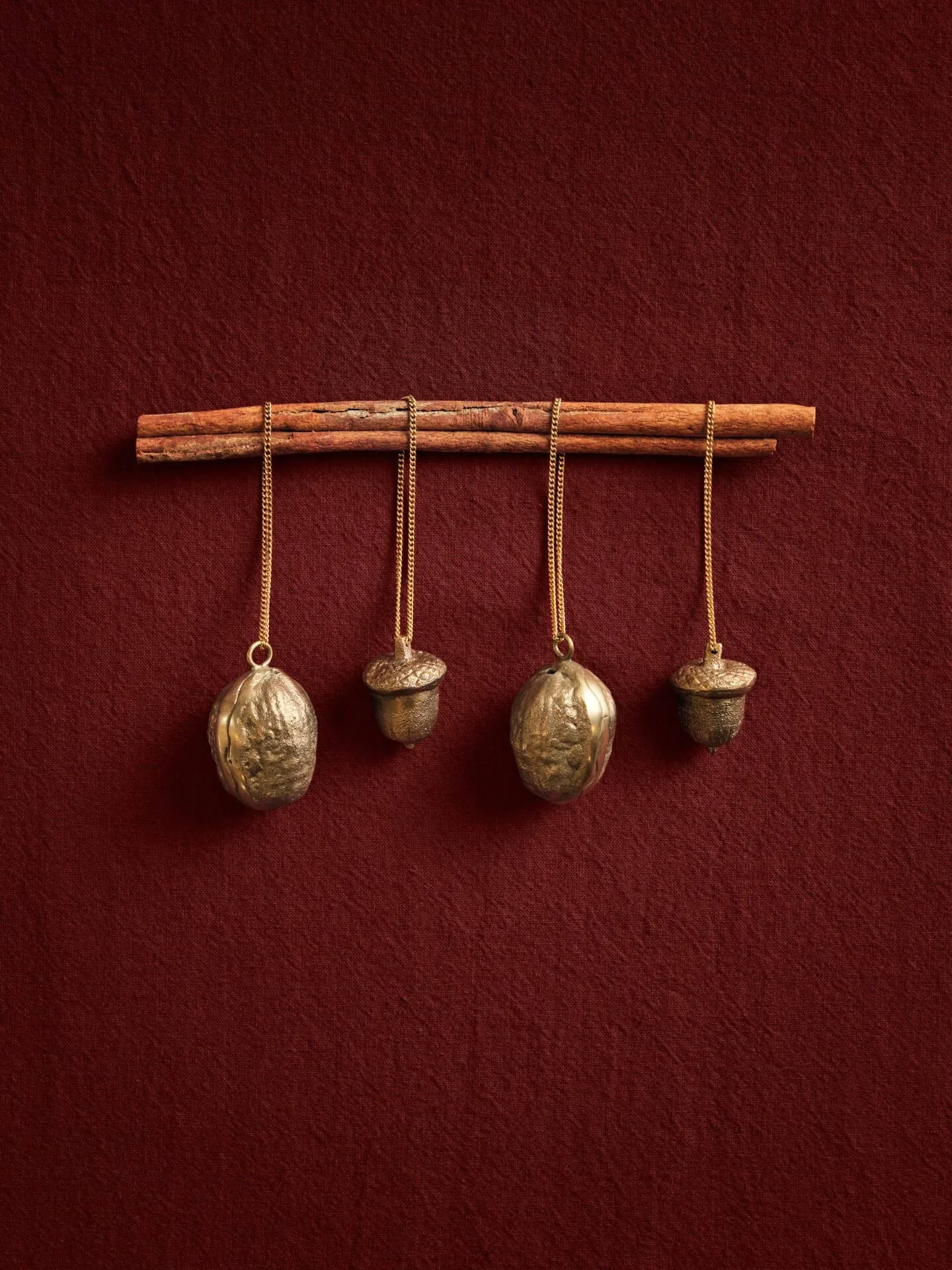 Walnut decorazioni 2 pezzi, Ottone Ferm Living