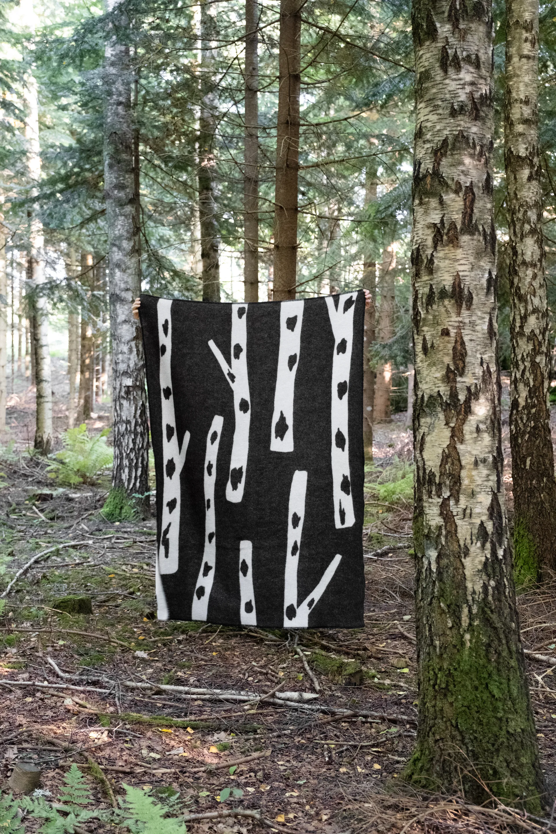 Coperta Birch 130x180 cm, Nero-bianco Fine Little Day