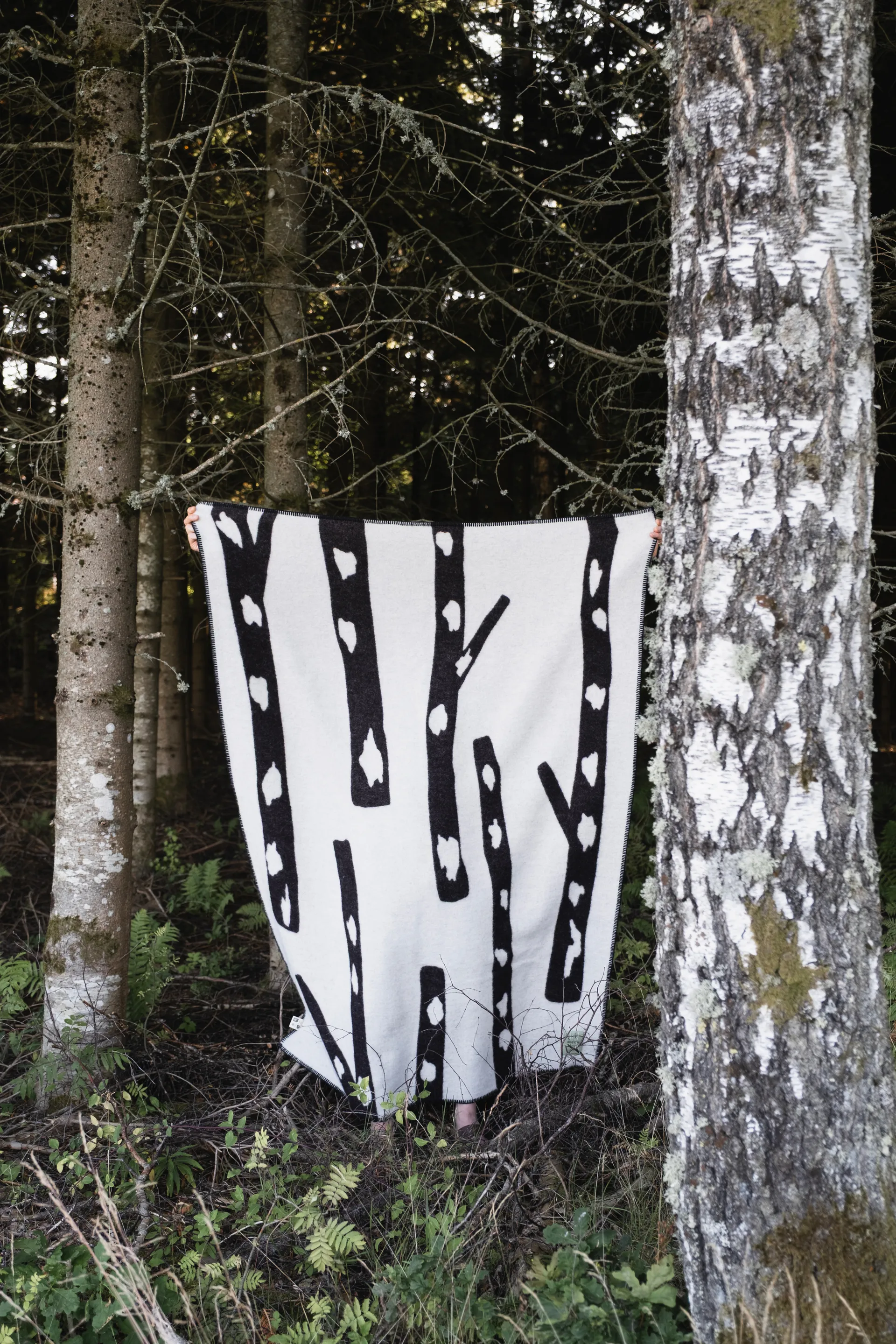 Coperta Birch 130x180 cm, Nero-bianco Fine Little Day