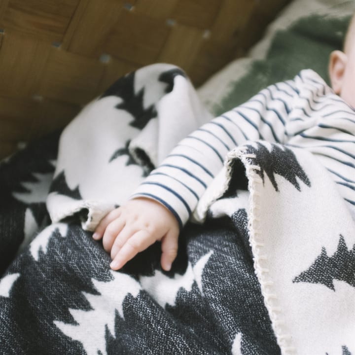 Coperta per bambini con motivo di abeti in cotone pettinato - bianco, nero - Fine Little Day