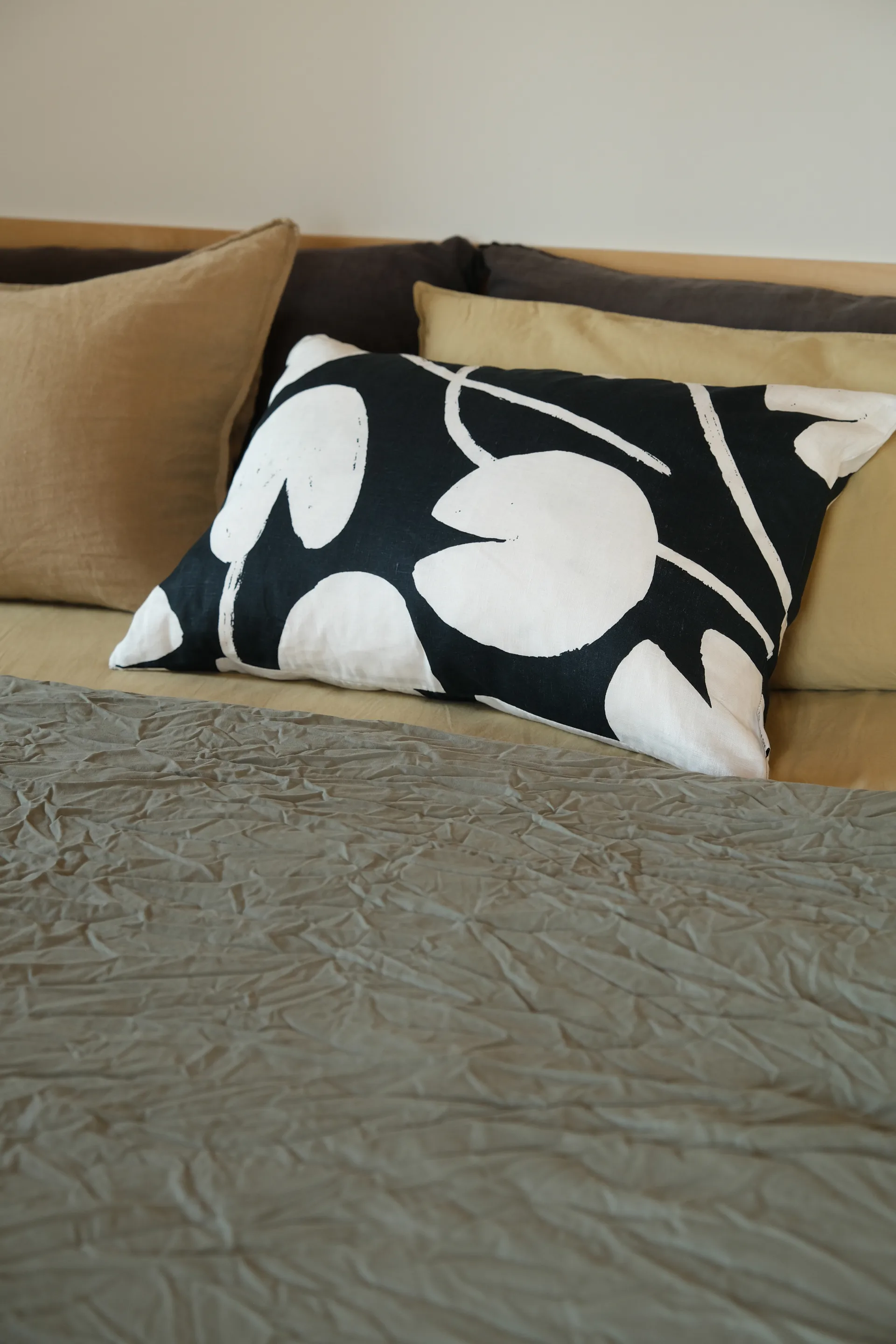 Federa Water Lilies 48x68 cm, Midnight blue-bianco Fine Little Day