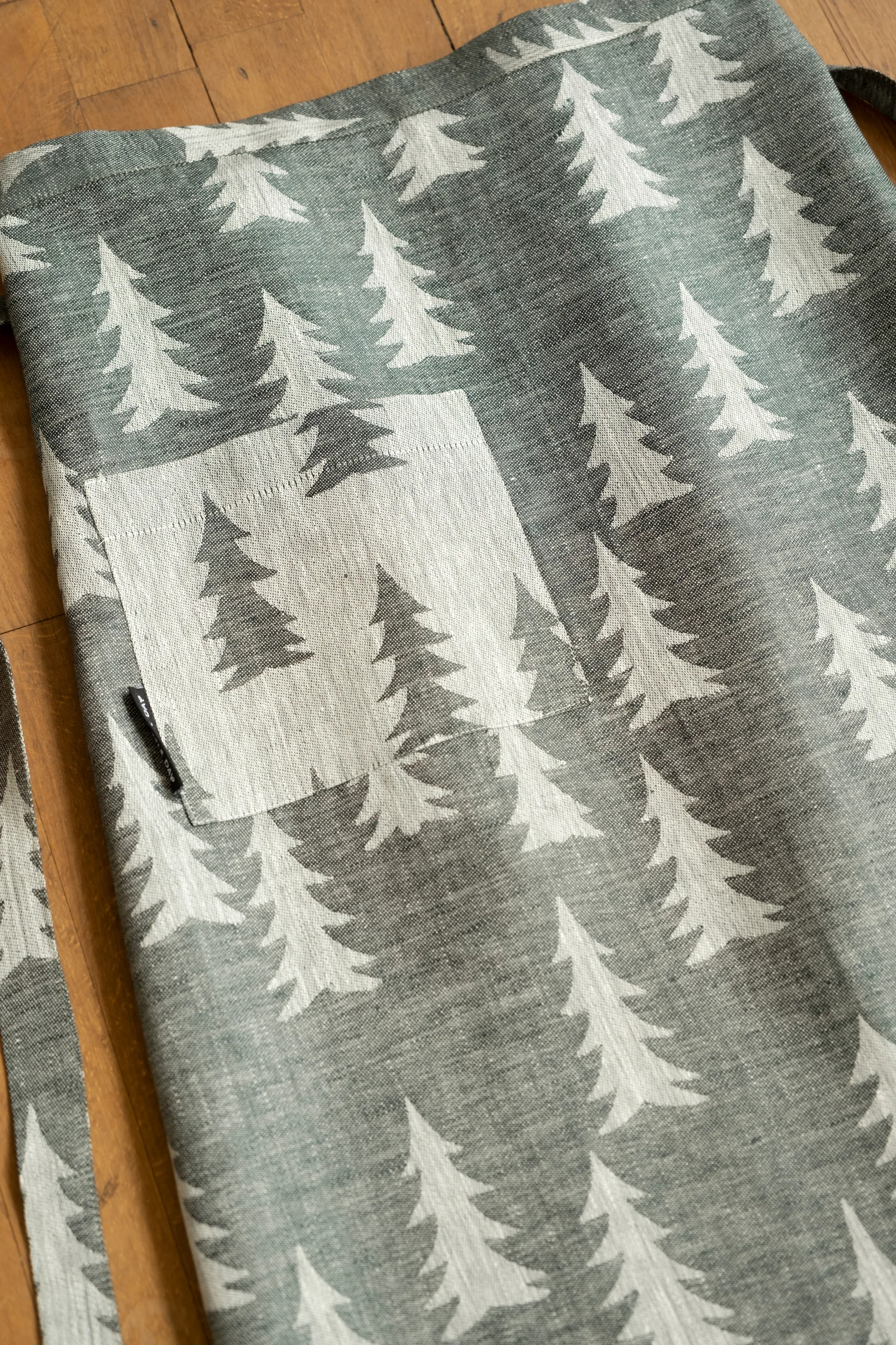 Grembiule con abeti, Verde, bianco Fine Little Day