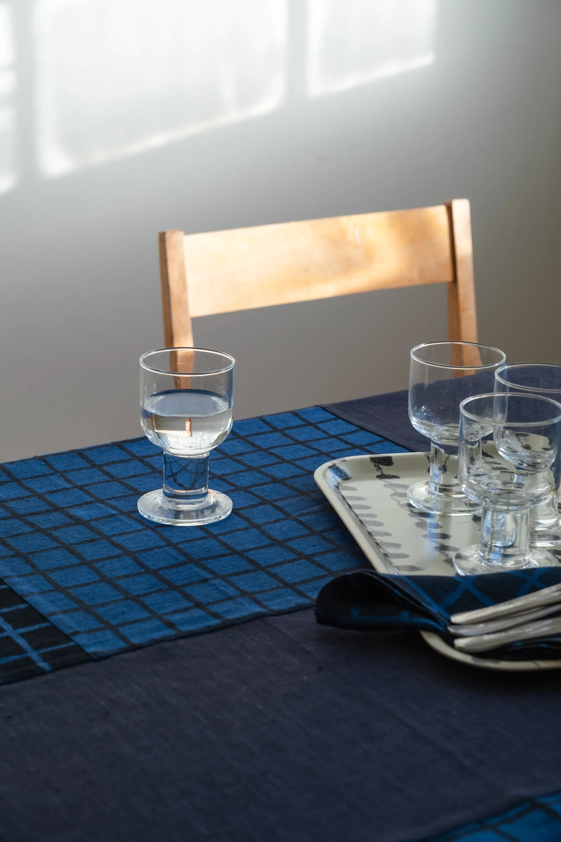 Vassoio Dot 22x43 cm, Bianco e nero Fine Little Day