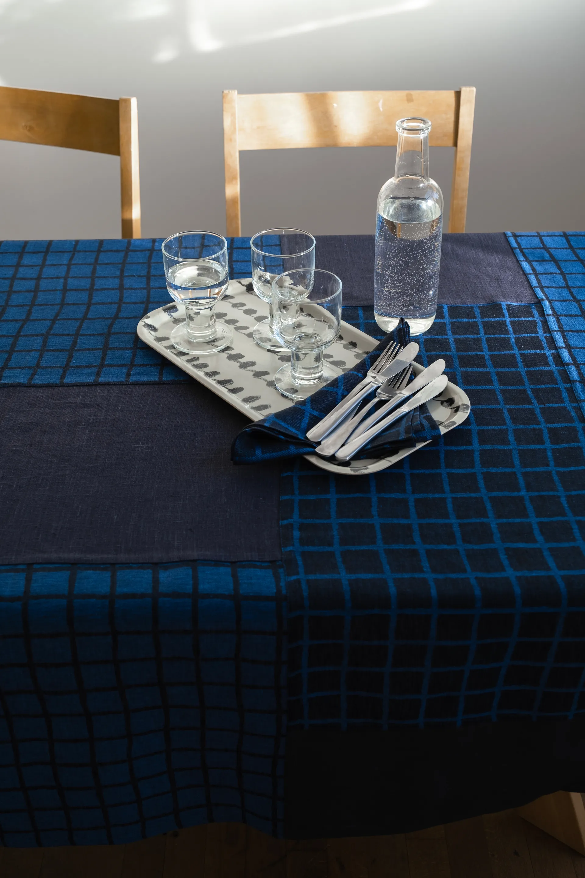 Vassoio Dot 22x43 cm, Bianco e nero Fine Little Day