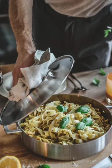 Casseruola in acciaio inox con coperchio Norden 28 cm - 28 cm - Fiskars