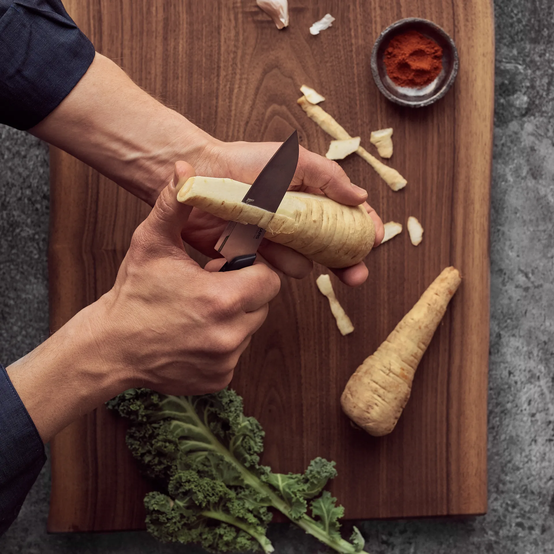 Coltello da verdura Titanium 10 cm, Nero Fiskars