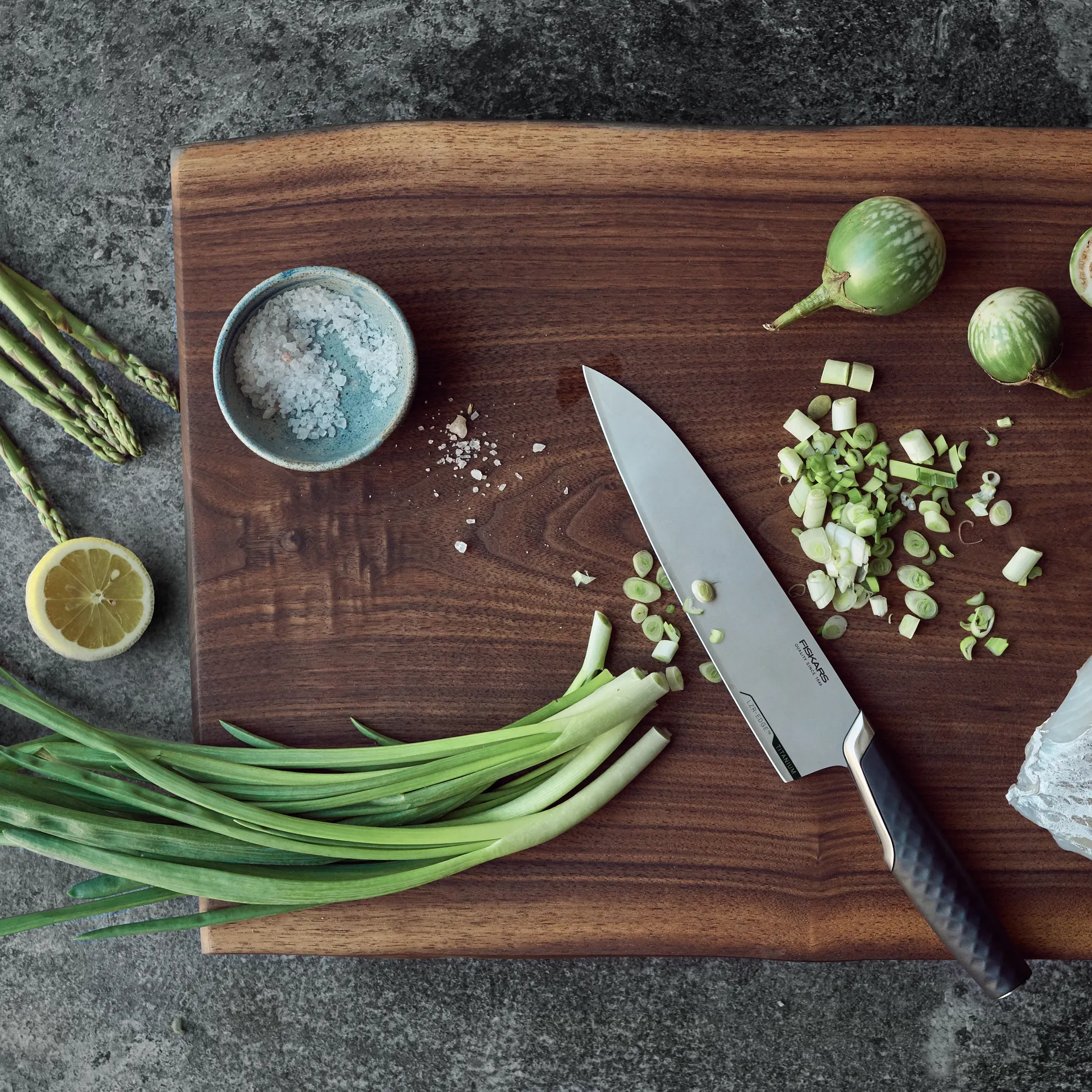 Coltello Titanium 20 cm, Nero Fiskars