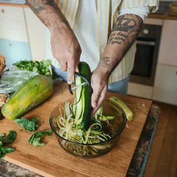 Pela verdure Functional Form - Nero, pelapatate julienne, a Y forma - Fiskars
