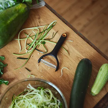 Pela verdure Functional Form - Nero, pelapatate julienne, a Y forma - Fiskars