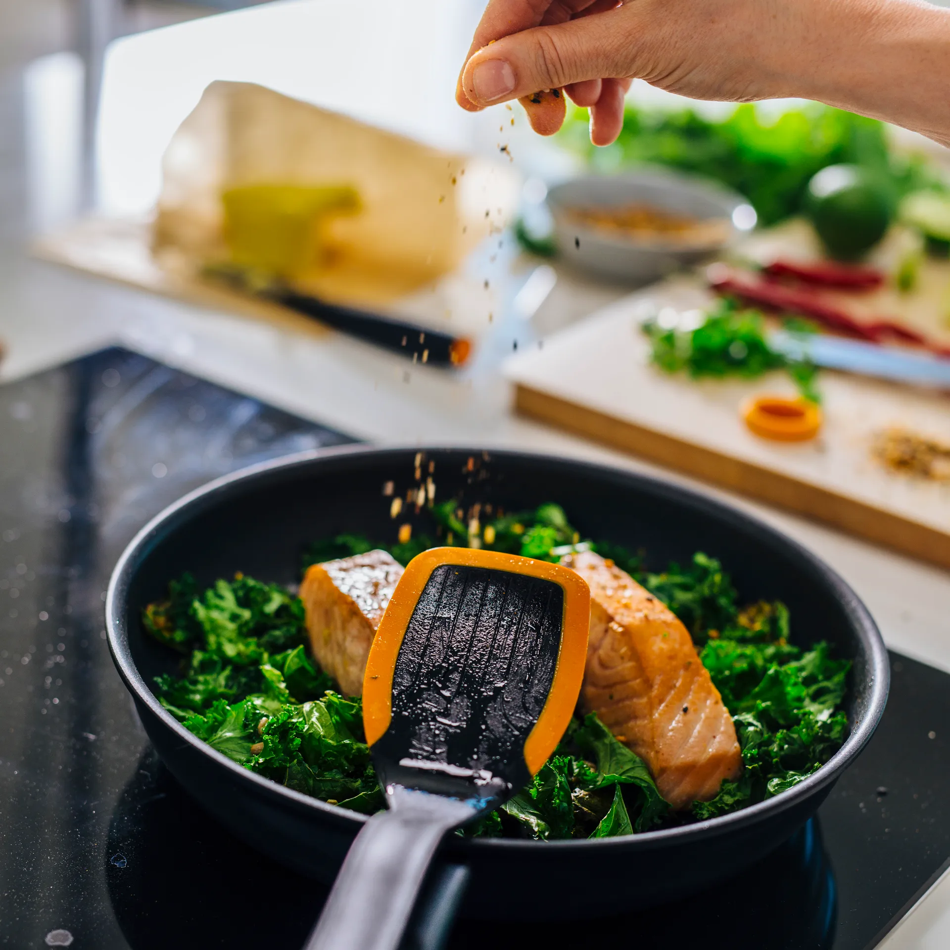 Spatola per friggere Functional Form 29 cm, Nero Fiskars