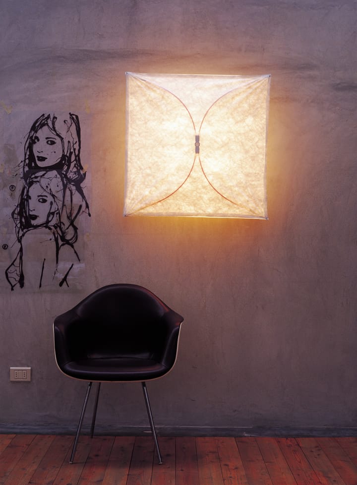 Lampada da parete Ariette 2, Tessuto bianco/struttura in acciaio Flos