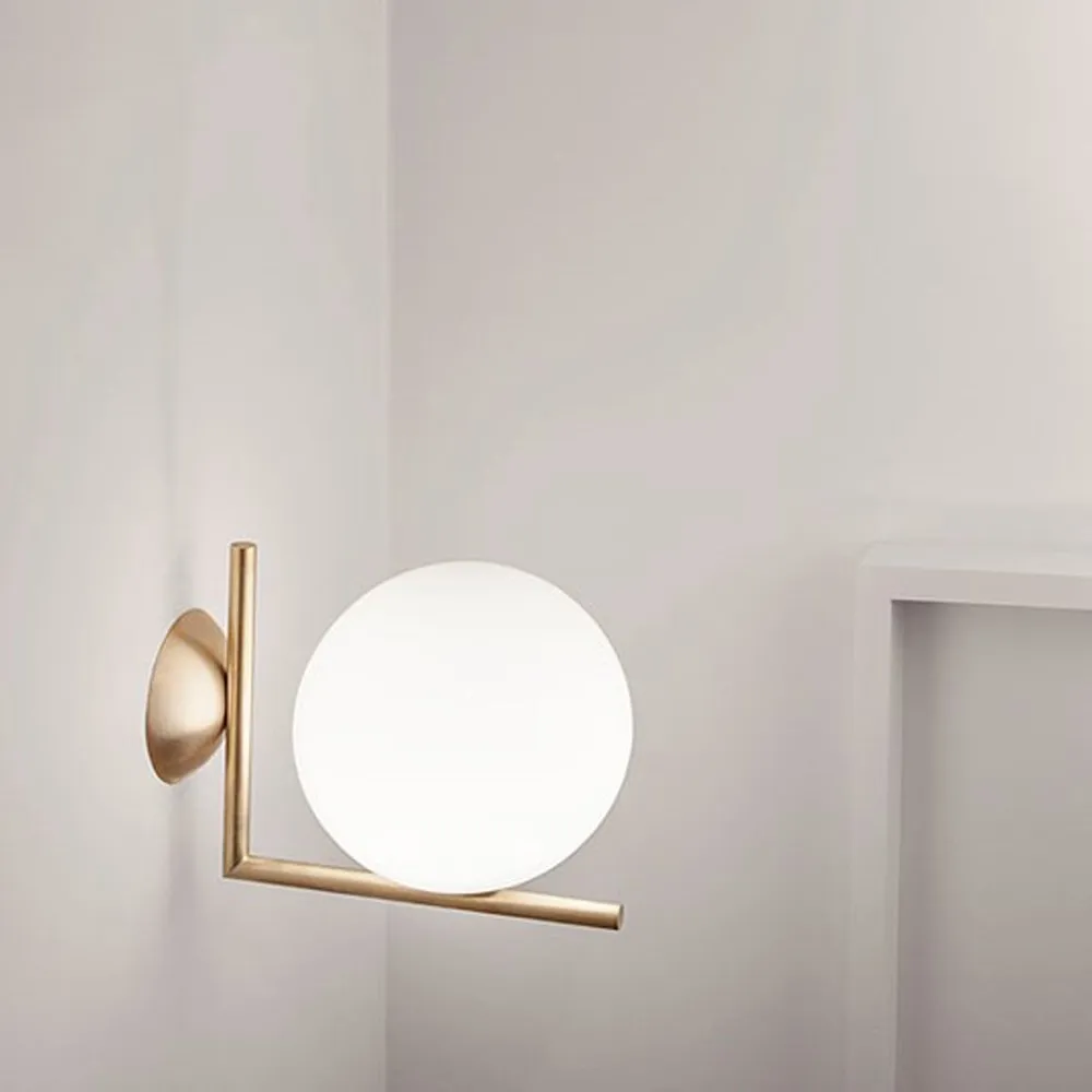 Lampada da parete IC lights C/W2, Ottone spazzolato-opale Flos