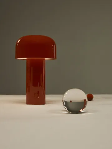 Lampada da tavolo Bellhop portatile - Rosso mattone, IP54 (interni/esterni) - Flos