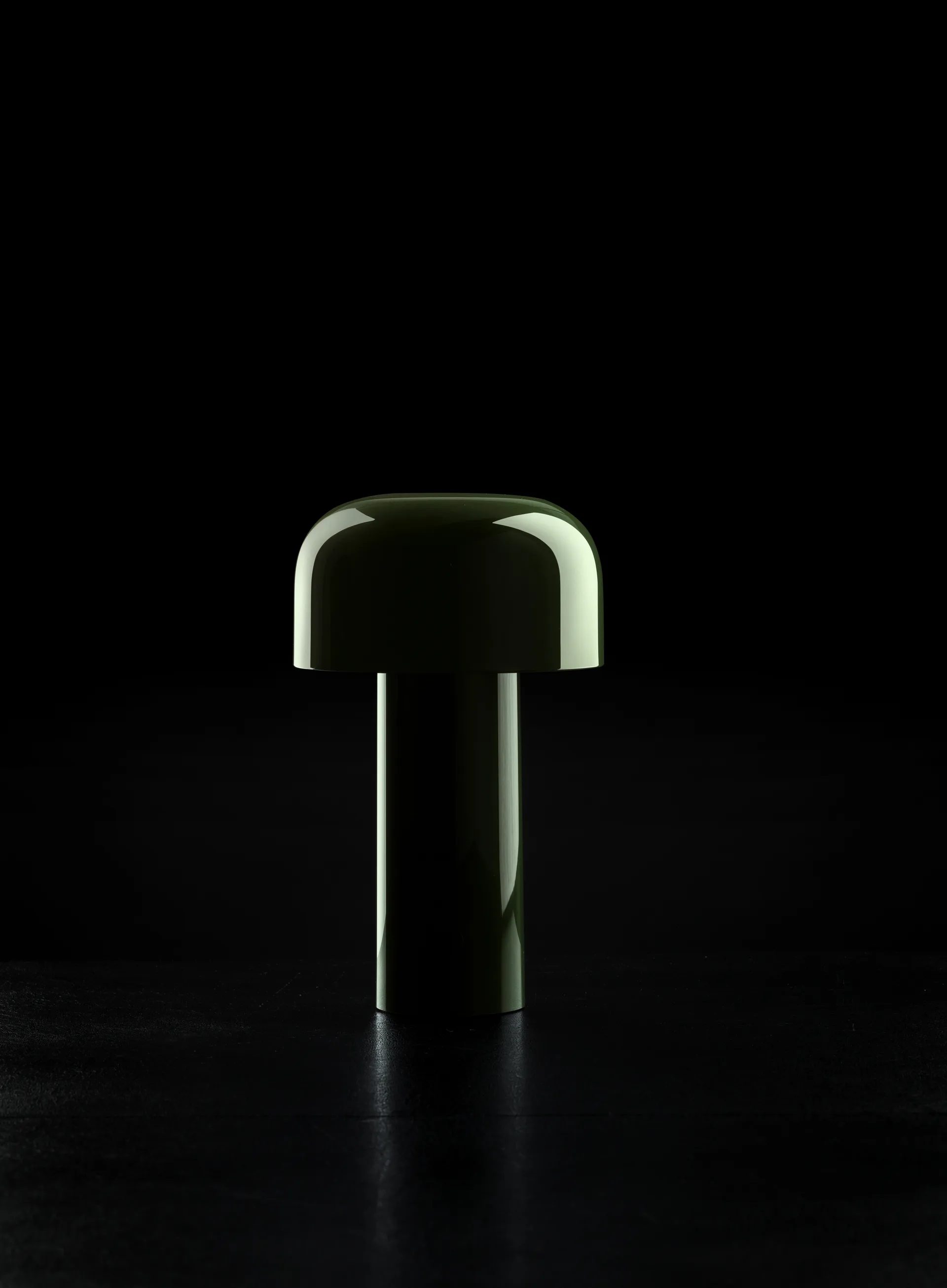 Lampada da tavolo Bellhop portatile, Verde lucido, IP54 (interni/esterni) Flos