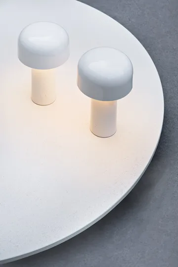 Lampada da tavolo Bellhop portatile - White, IP54 (interno/esterno) - Flos