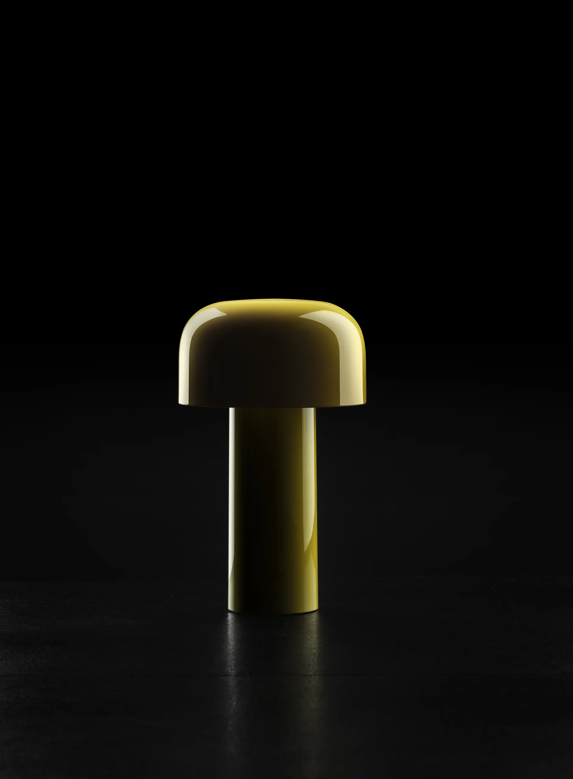 Lampada da tavolo Bellhop portatile, Yellow yellow, IP54 (interno/esterno) Flos