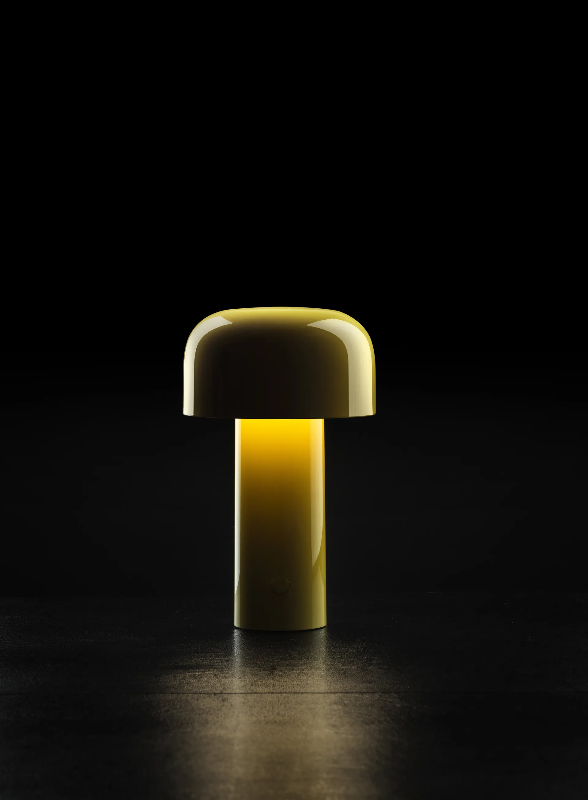 Lampada da tavolo Bellhop portatile, Yellow yellow, IP54 (interno/esterno) Flos