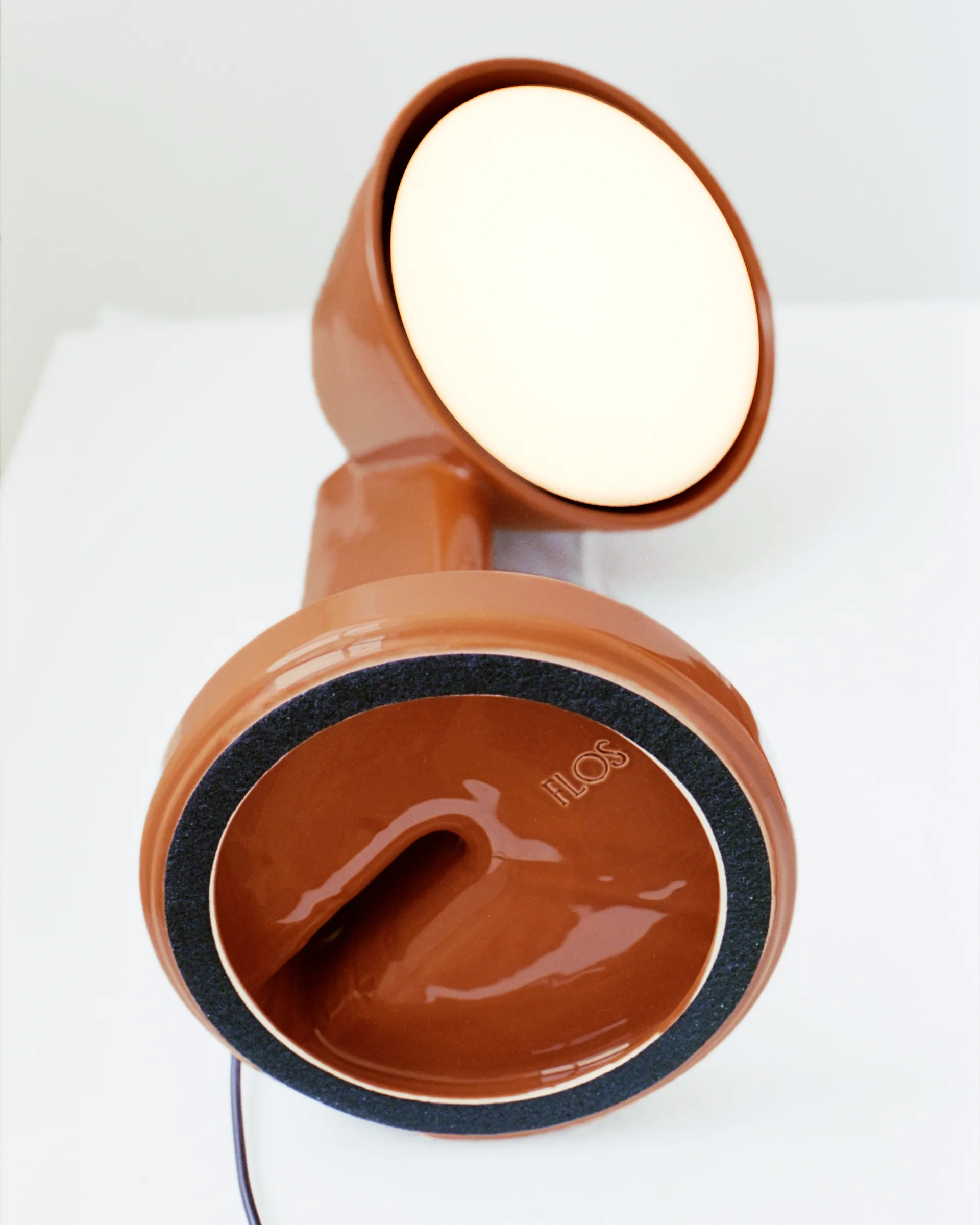 Lampada da tavolo Céramique Down, Rust red Flos