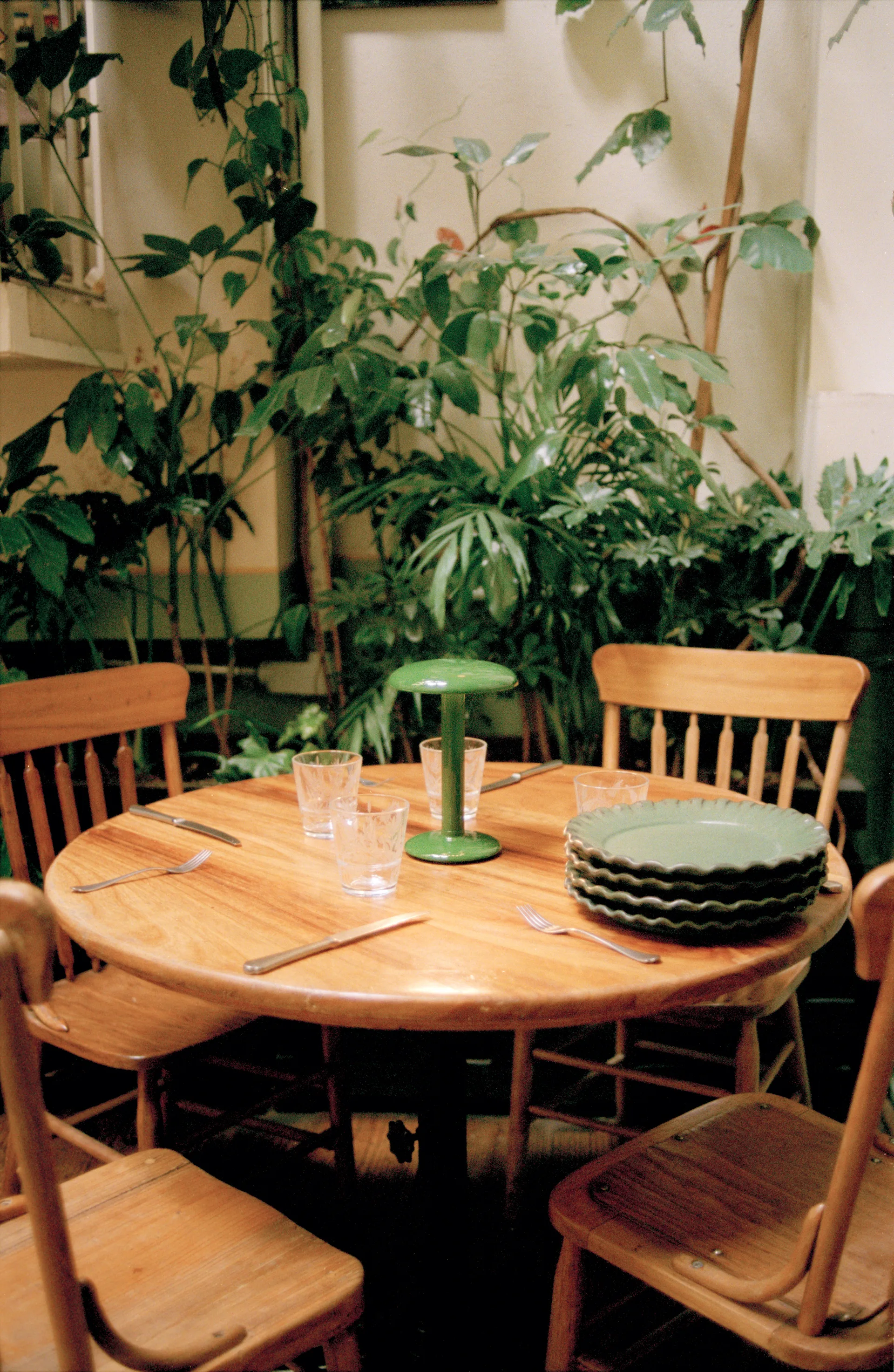 Lampada da tavolo Gustave Residential portatile, Lacquered green Flos