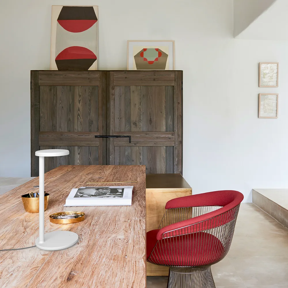 Lampada da tavolo Oblique, Marrone Flos