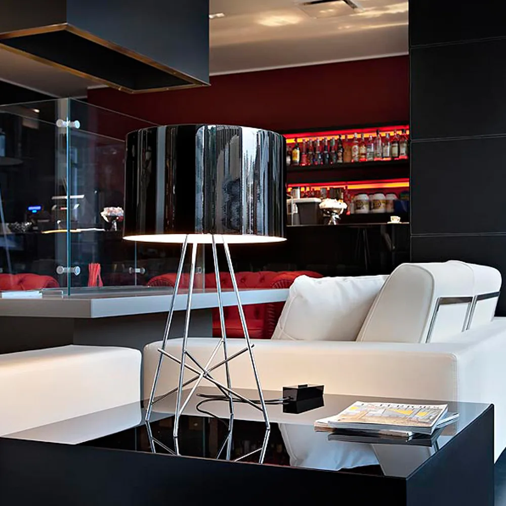 Lampada da tavolo Ray T, Bianco-cromo Flos