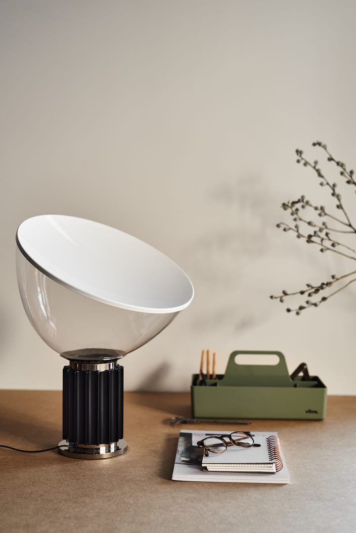 Lampada da tavolo Taccia Small LED 48,5 cm, Nero-cupola in vetro Flos