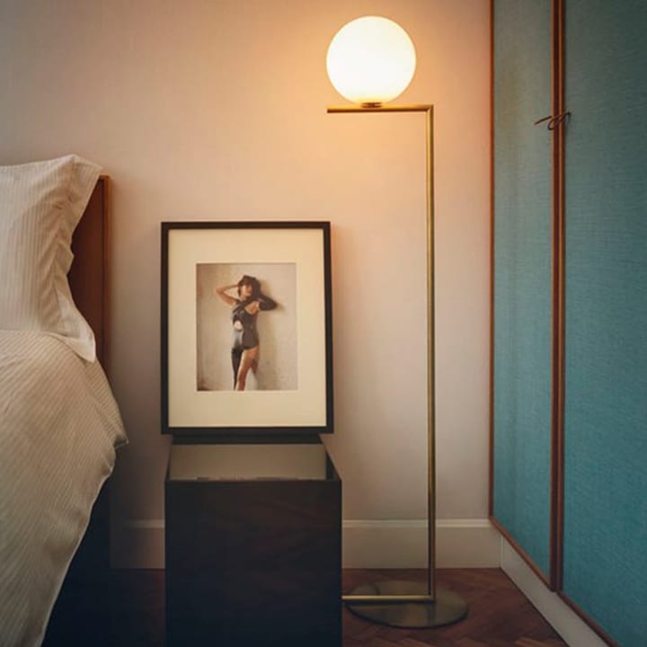 Lampada da terra IC Lights F2, Ottone spazzolato-opale Flos