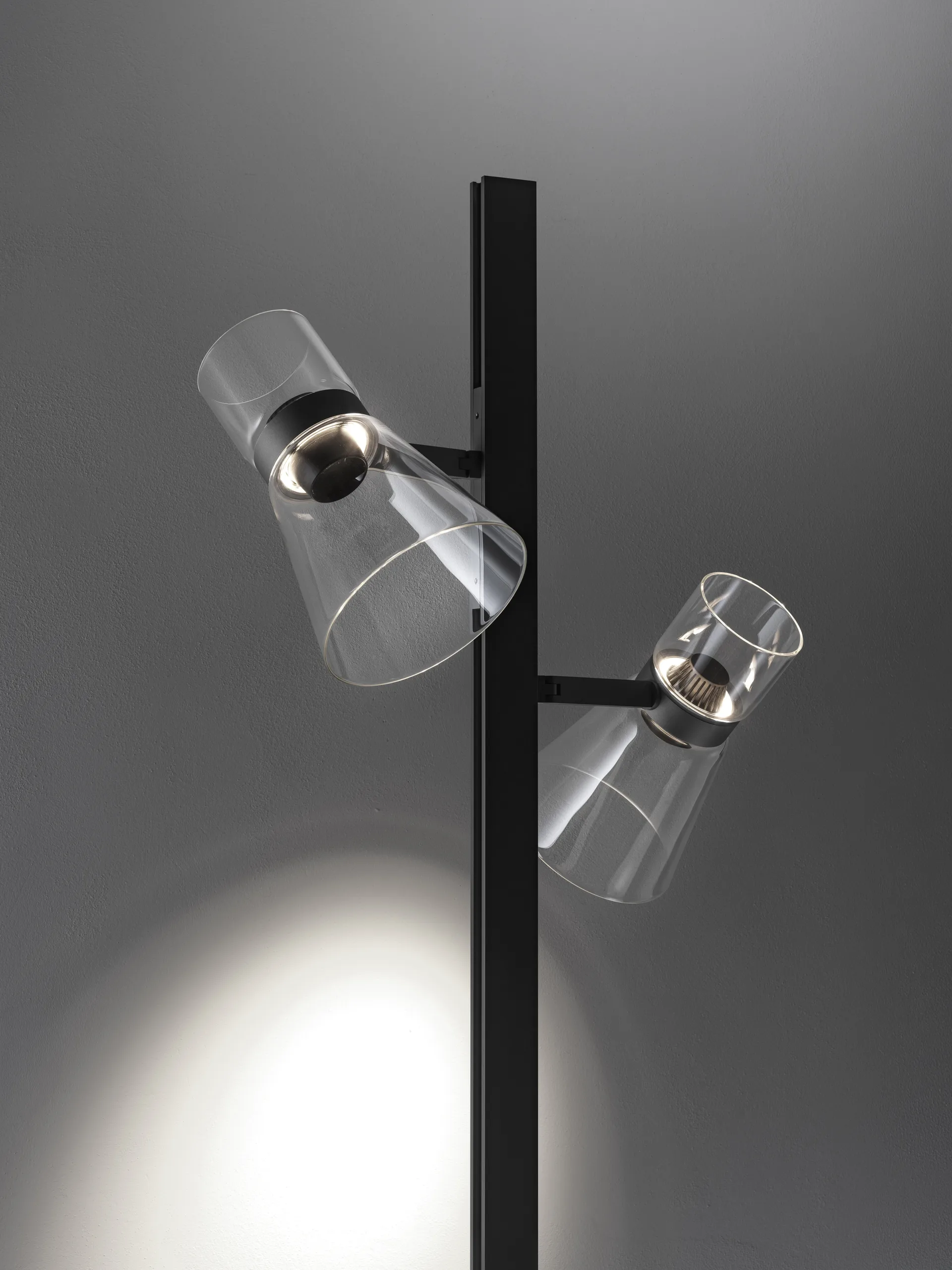 Nocturne F2 cone lampada da terra - Nero,  Flos
