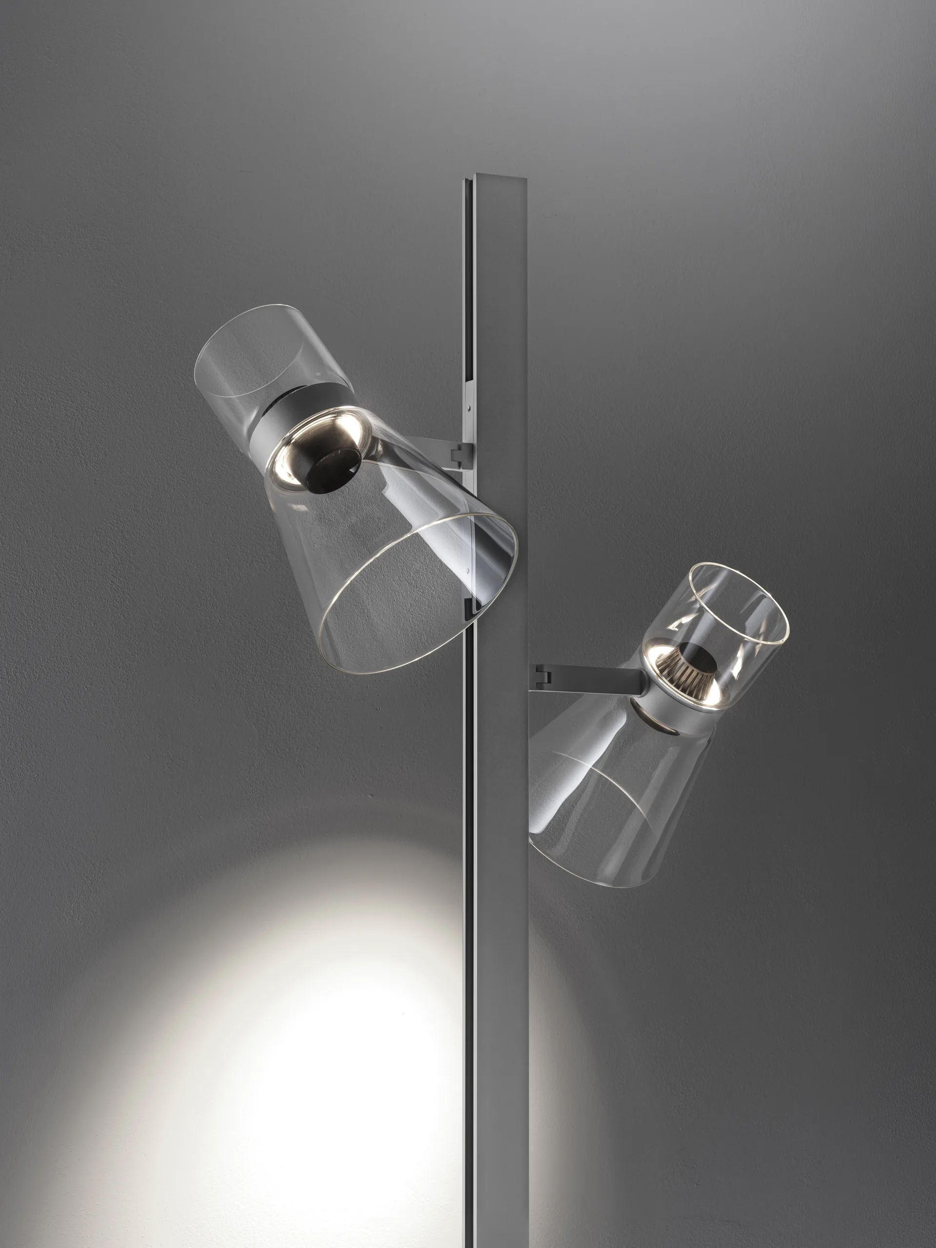 Nocturne F2 cone lampada da terra - Silver,  Flos